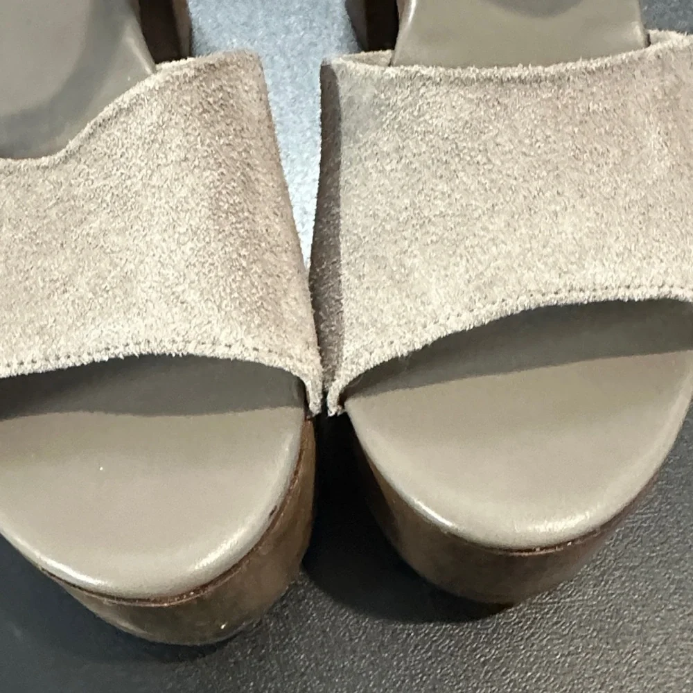 Lulu's Taupe genuine leather Suede open toe Platform square Heels size 10